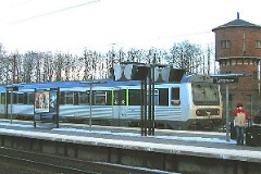 DSB MR 4004/MRD 4204 photographed in Lunderskov 19. February 2005.  The MRD class was purchased from 1981 to 1985 in a number of 97. The MR class was purchased from 1978 to 1985 in a number of 98. The first 30 of the MR class were built by Uerdingen in Germany, the rest of the MR class and all of the MRD class were built by Scandia in Denmark. Dieselhydraulic Deutz engine. 325 hp. Max speed 120 km/h - 75 mph. Length each unit 22 335 mm. Weight 34,5 metric tonnes. One trainset consists of two units. Renovated in 1995 - 1997. Increased max. speed to 130 km/h - 81 mph. MR 4004 was put in service in 1978 - MRD 4204 was put in service in 1982. From 2003 to 2004 the trainset was leased to Arriva.